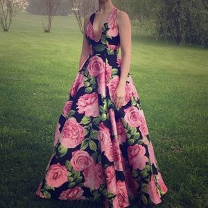 Sherri Hill floral prom gown with pockets